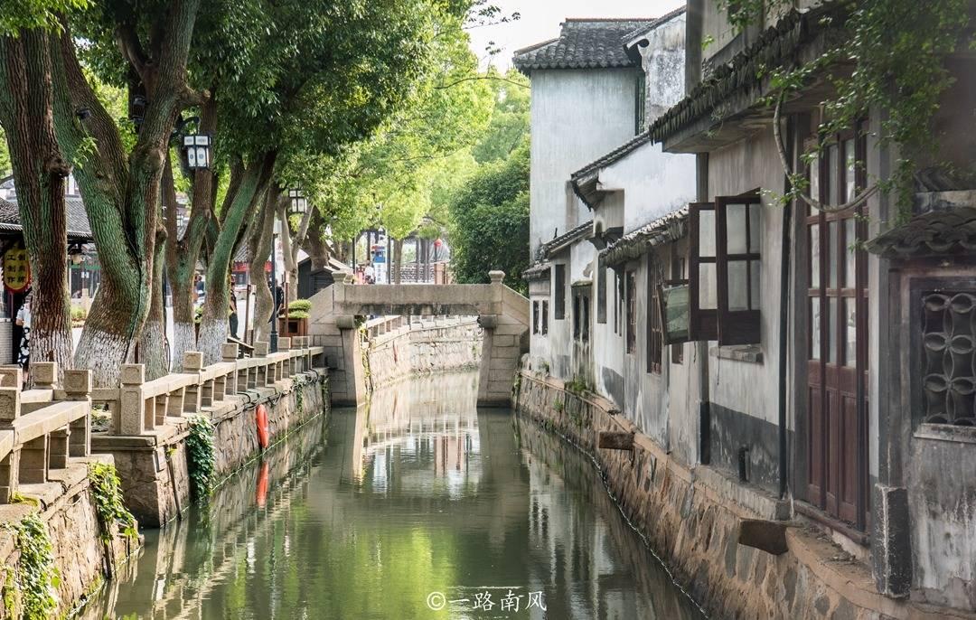 逃离海岛村